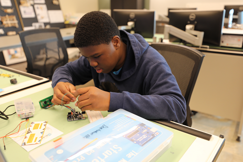 Read more about the article LASER-TEC Hosts Student Summer Learning Programs